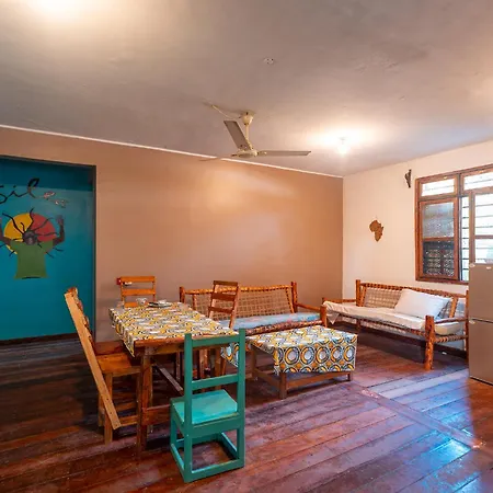 Karibu Lodge